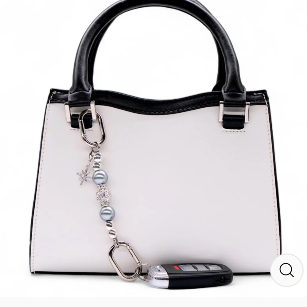 NWT LD Key finder Elegant shining Star Beaded Keychain - Picture 5 of 8